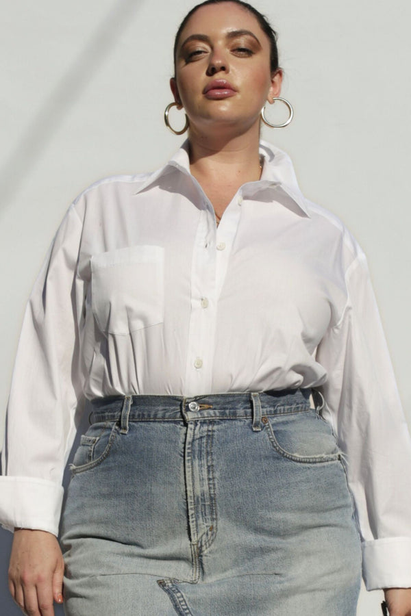 A PERFECT oversized shirt is a wardrobe essential all year round. This one from BAACAL is made from cotton poplin and is expertly fit for that oversized yet flattering look. With all of the classic details, like a button placket and front pocket. Designed to fit the "True Size Majority" sizes 10-22+.