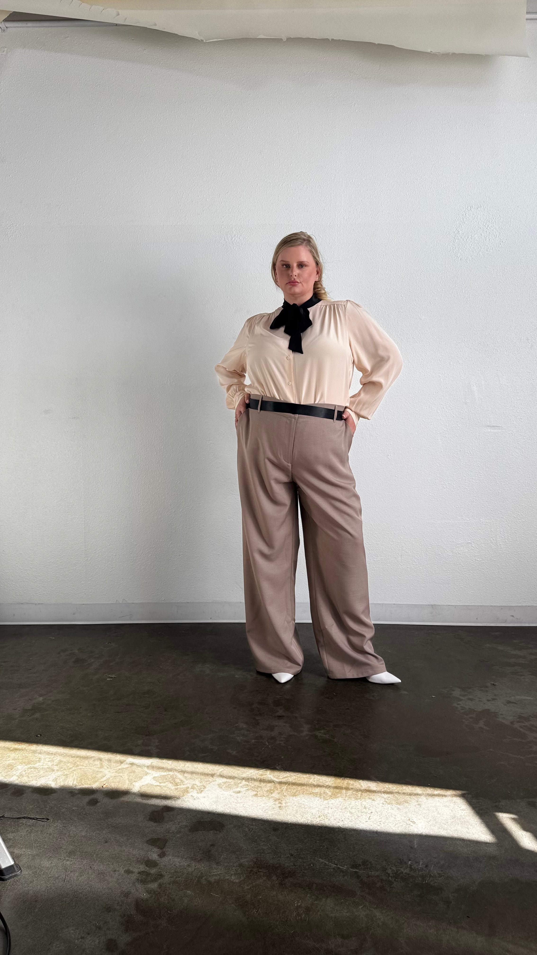 Hepburn Wide Leg Pant - Taupe