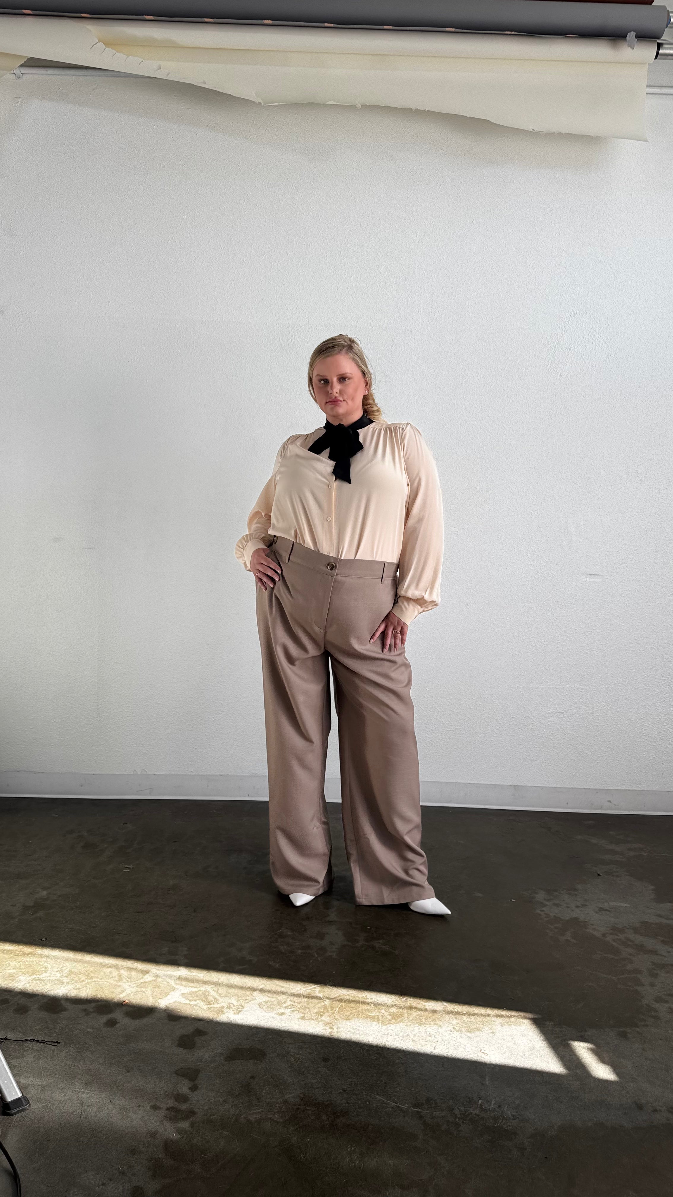 Hepburn Wide Leg Pant - Taupe