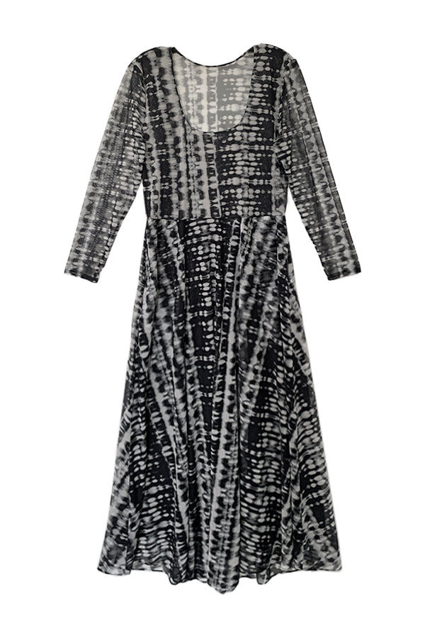 The perfect classic effortless dress for Fall. Style and comfort have never felt and looked so good! This double mesh midi dress is here in boho chic tie-dye. Details include a deep ballet neck, high waist seam, front bodied and skirt are double with sheer sleeves and back. Designed by BAACAL Cynthia Vincent for "The True Majority" sizes 10-22. Plus Size
